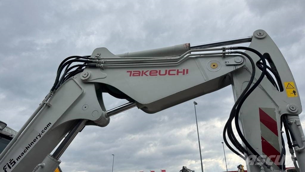 Takeuchi TB295W - 2014 YEAR - POWERTILT - 3X BUCKETS Lastik tekerli ekskavatörler