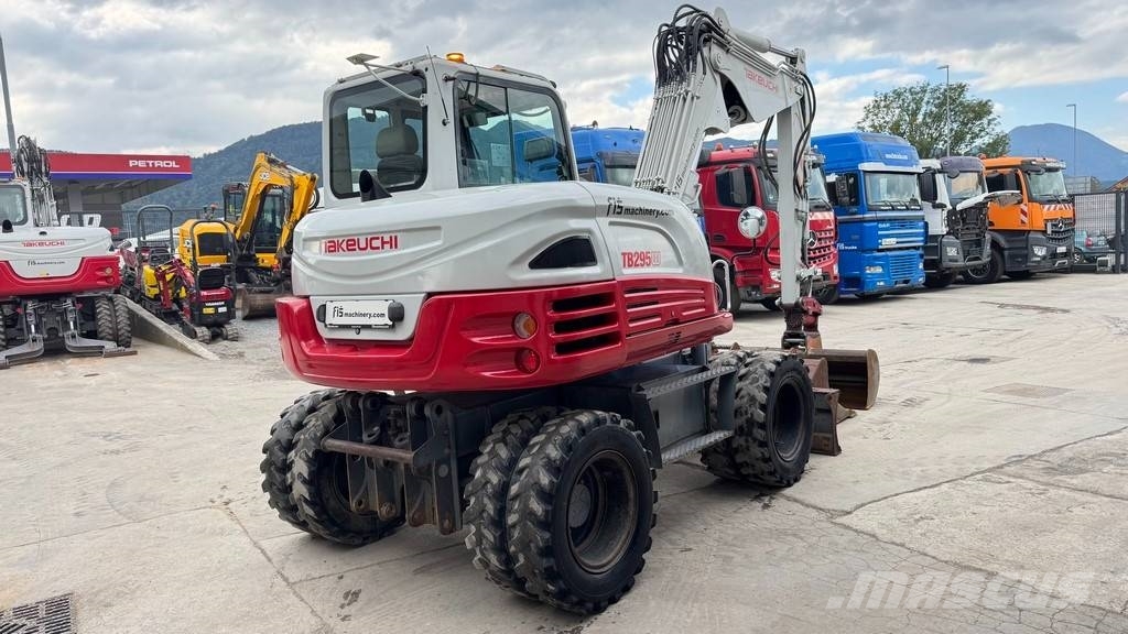 Takeuchi TB295W - 2014 YEAR - POWERTILT - 3X BUCKETS Lastik tekerli ekskavatörler