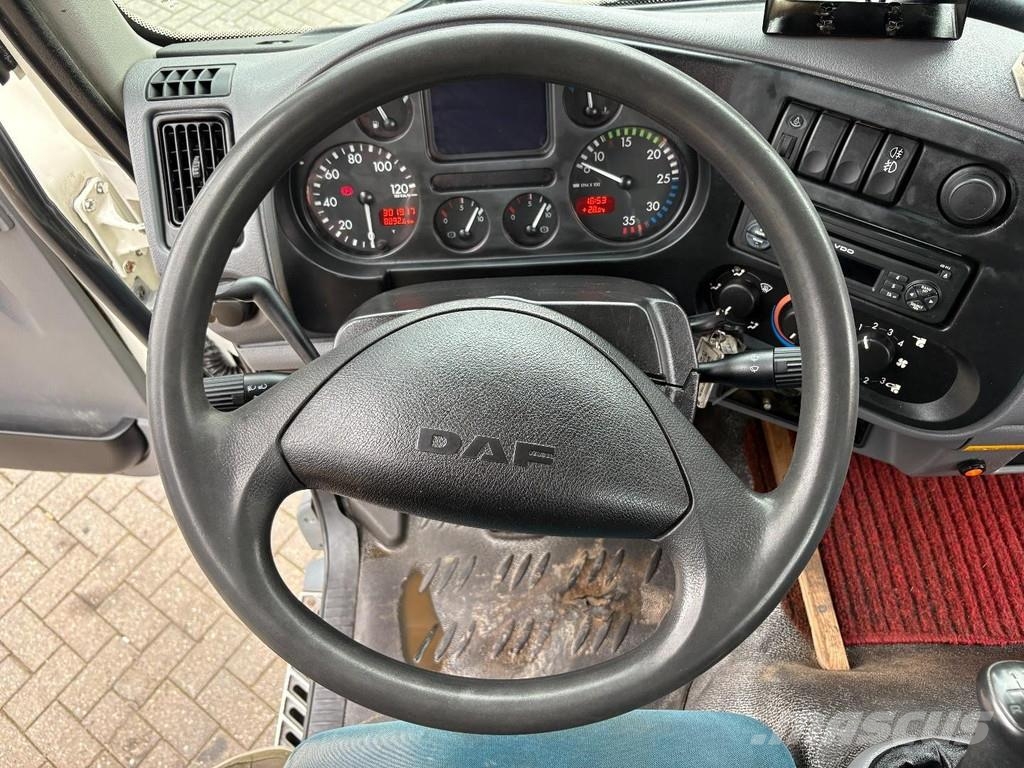 DAF LF 55.220 + HMF 735 K2 -- 2X EXT. + TIPPER + 3 SEA Автокраны