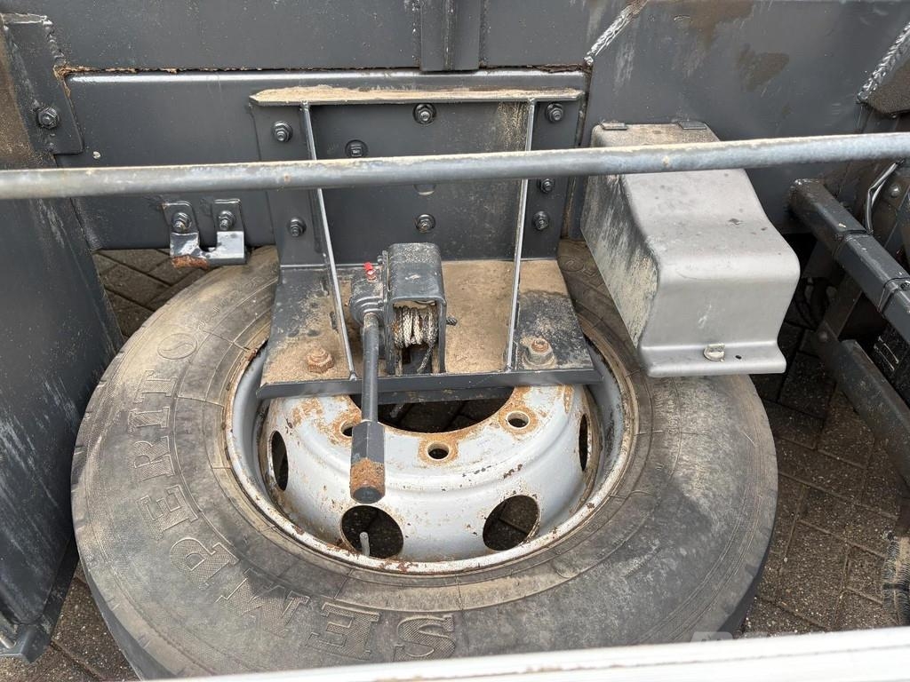 DAF LF 55.220 + HMF 735 K2 -- 2X EXT. + TIPPER + 3 SEA Автокраны