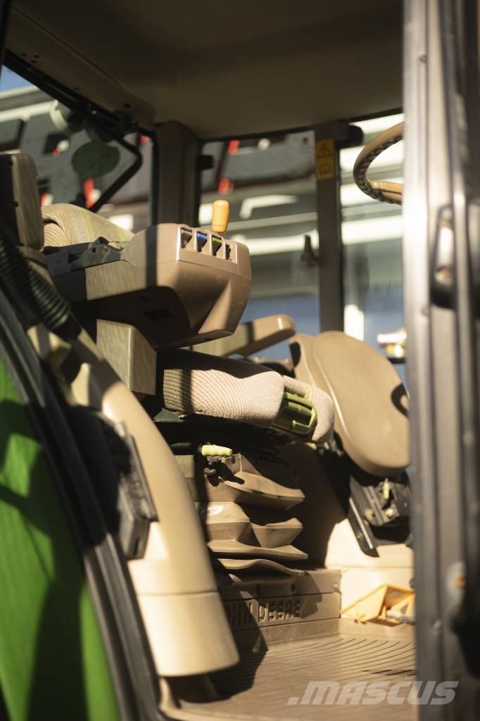 John Deere 7530 AP Traktori