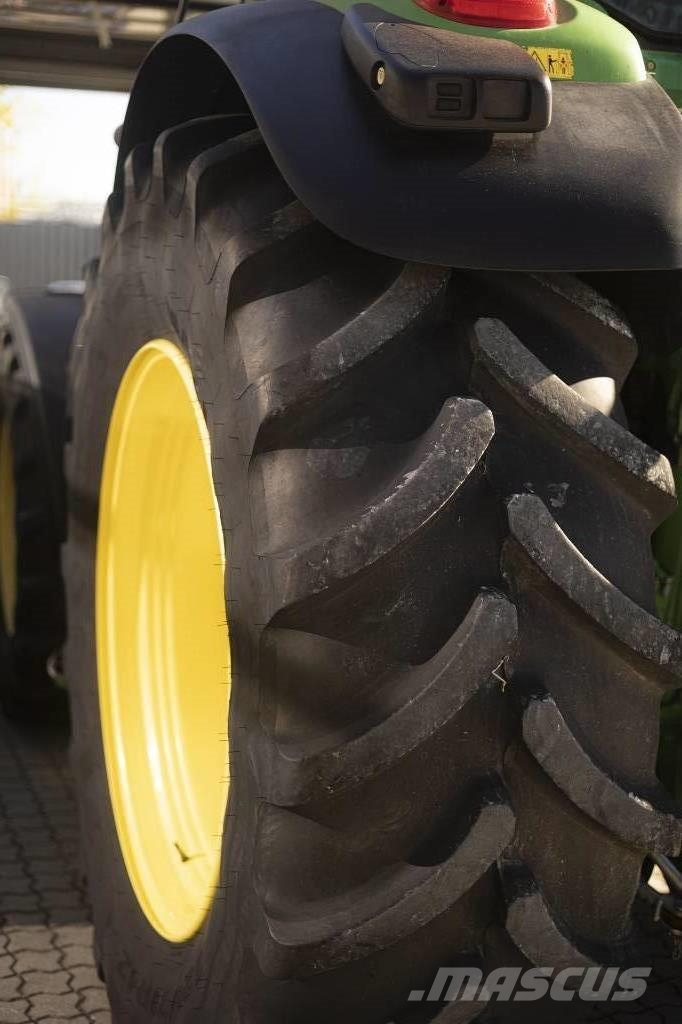 John Deere 7530 AP Traktori