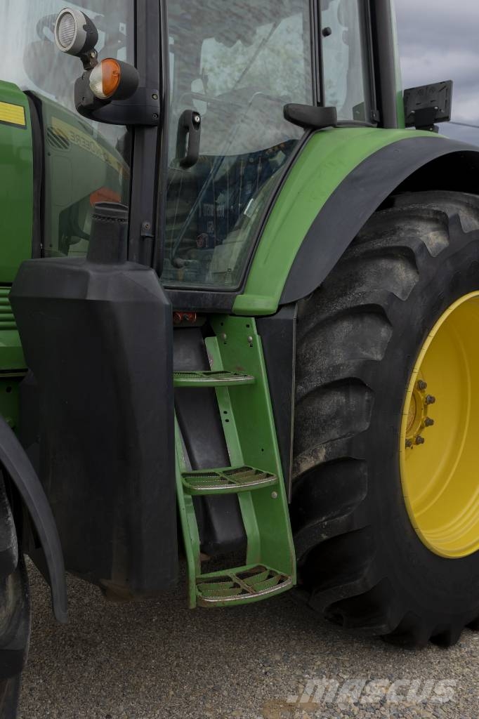 John Deere 7530 AP Traktori