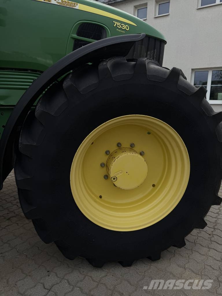 John Deere 7530 AP Traktori