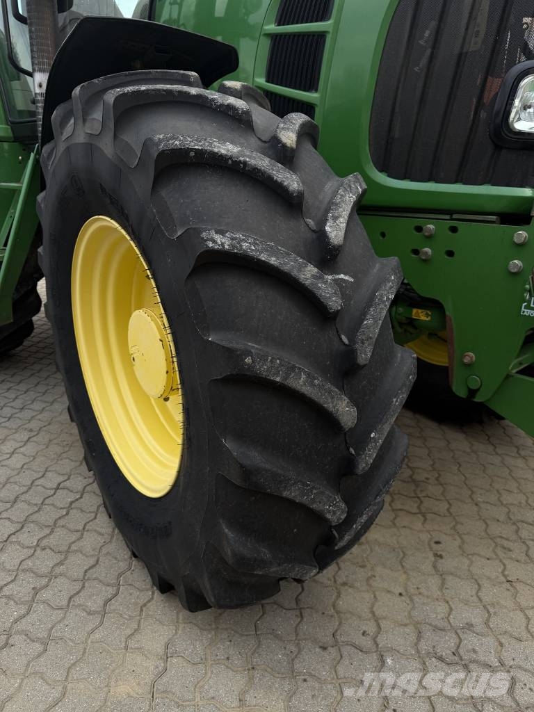 John Deere 7530 AP Traktori