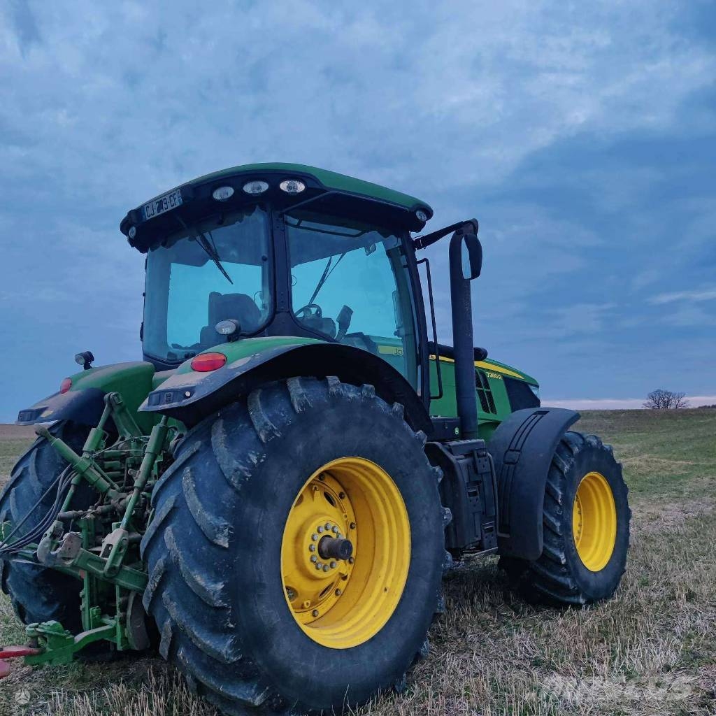 John Deere 7260 R Traktoriai
