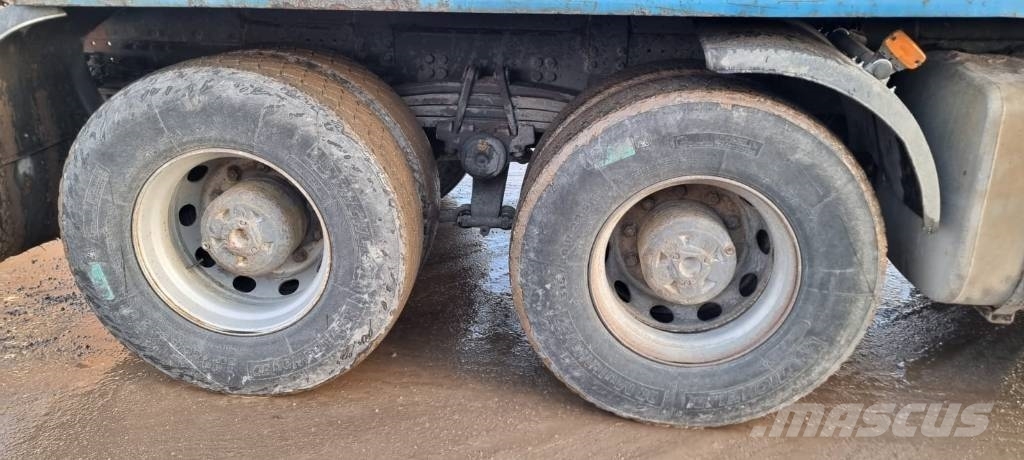 Scania R 480 8x4 裝載運輸卡車
