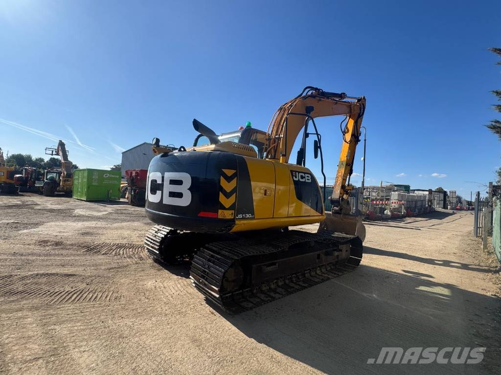 JCB JS 130 LC حفارات زحافة