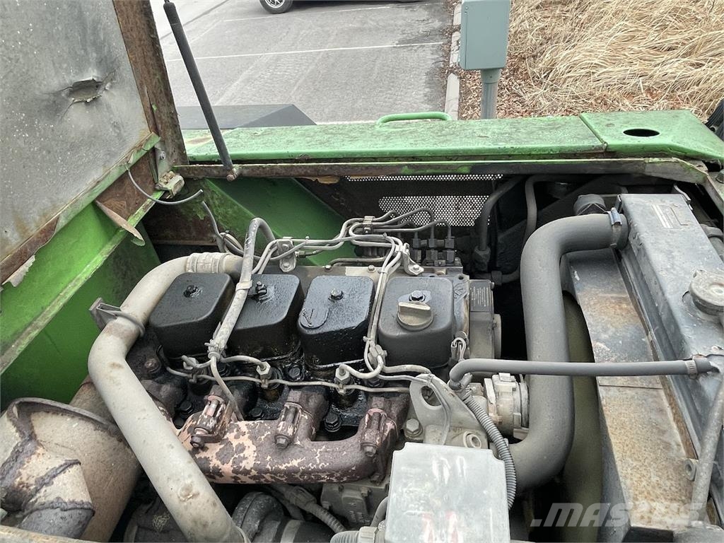 LM Trac 680 4X4 Комунални съоражения