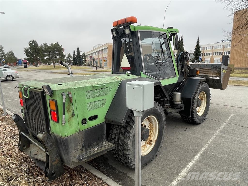 LM Trac 680 4X4 Комунални съоражения