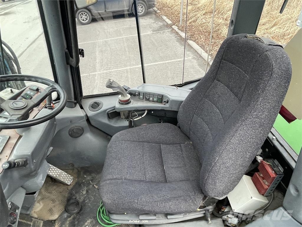 LM Trac 680 4X4 Комунални съоражения