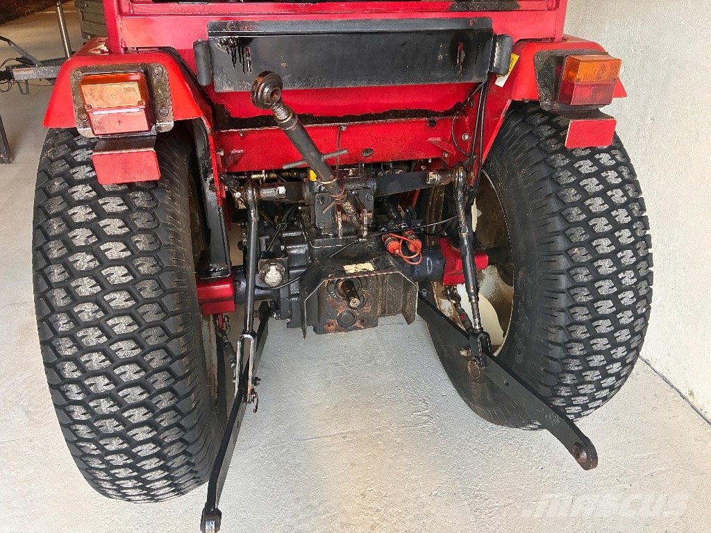 Shibaura ST 330 HST Compact tractors