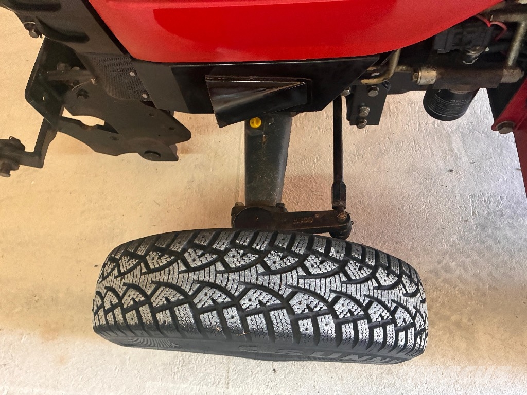 Shibaura ST 330 HST Compact tractors