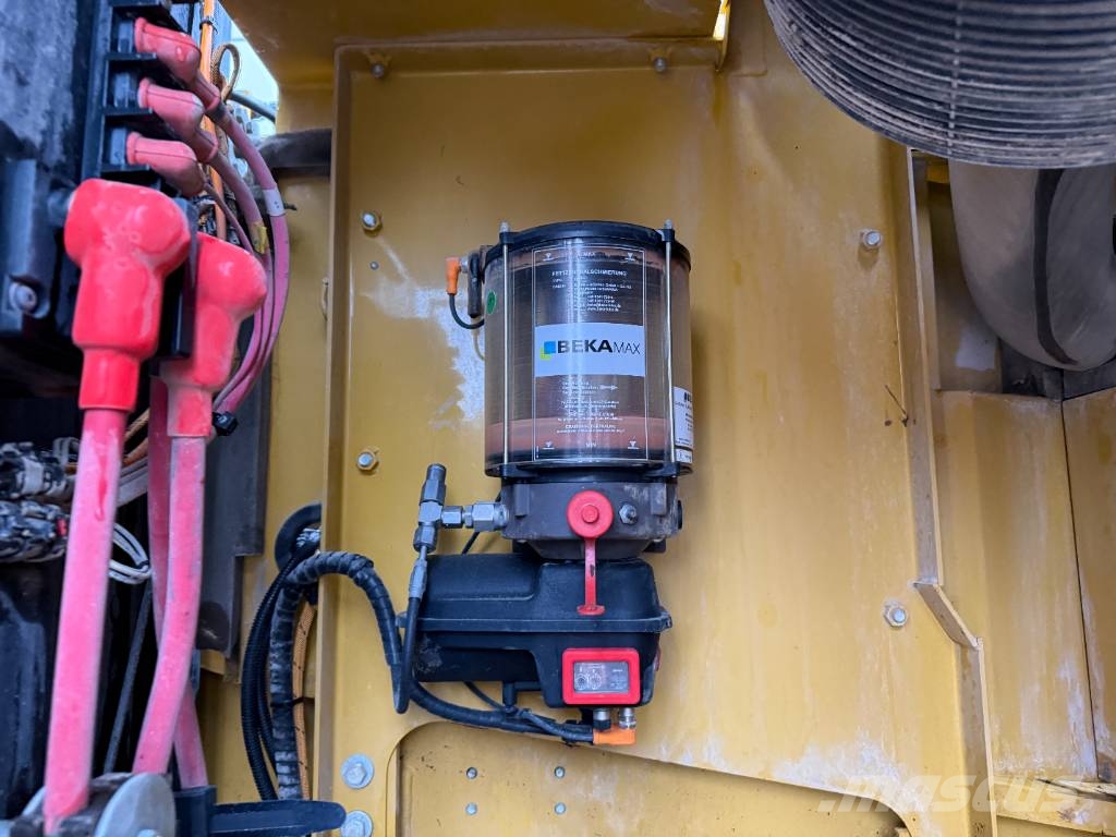 CAT 337FLN - German / OilQuick / Rear + Side Camera Гусеничні екскаватори