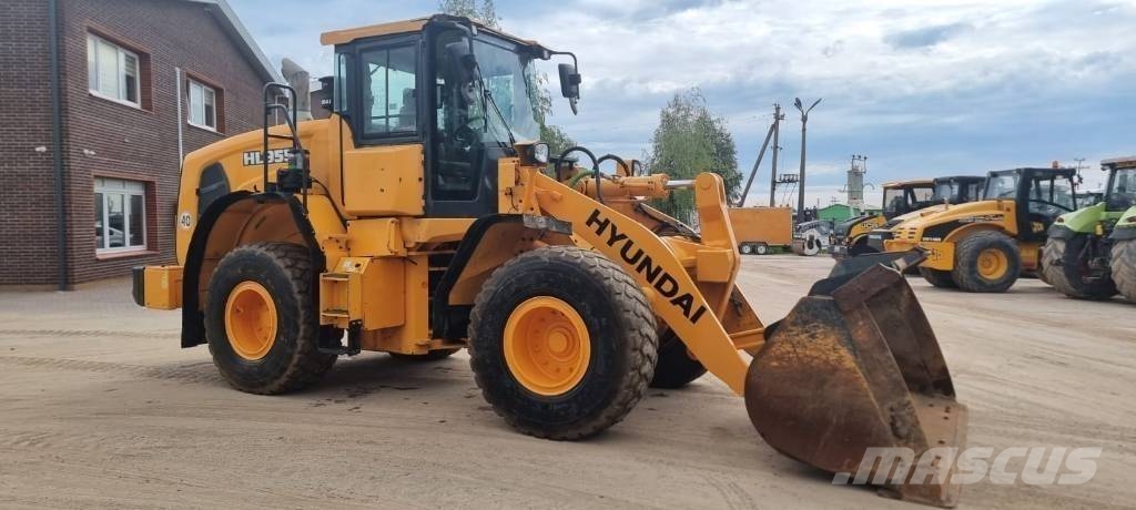 Hyundai HL 955 لوادر بعجل