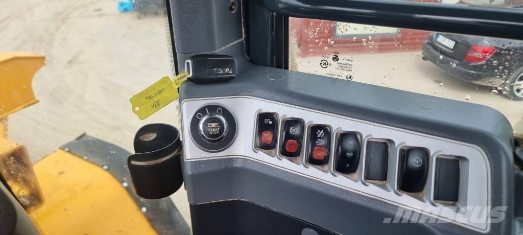 Hyundai HL 955 لوادر بعجل