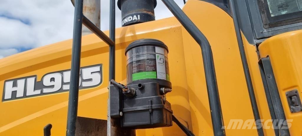 Hyundai HL 955 لوادر بعجل