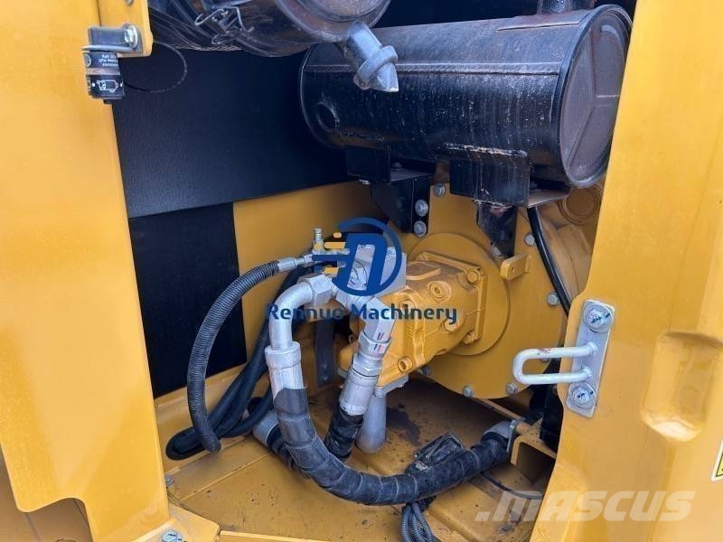 CAT 307E2 小型挖掘机