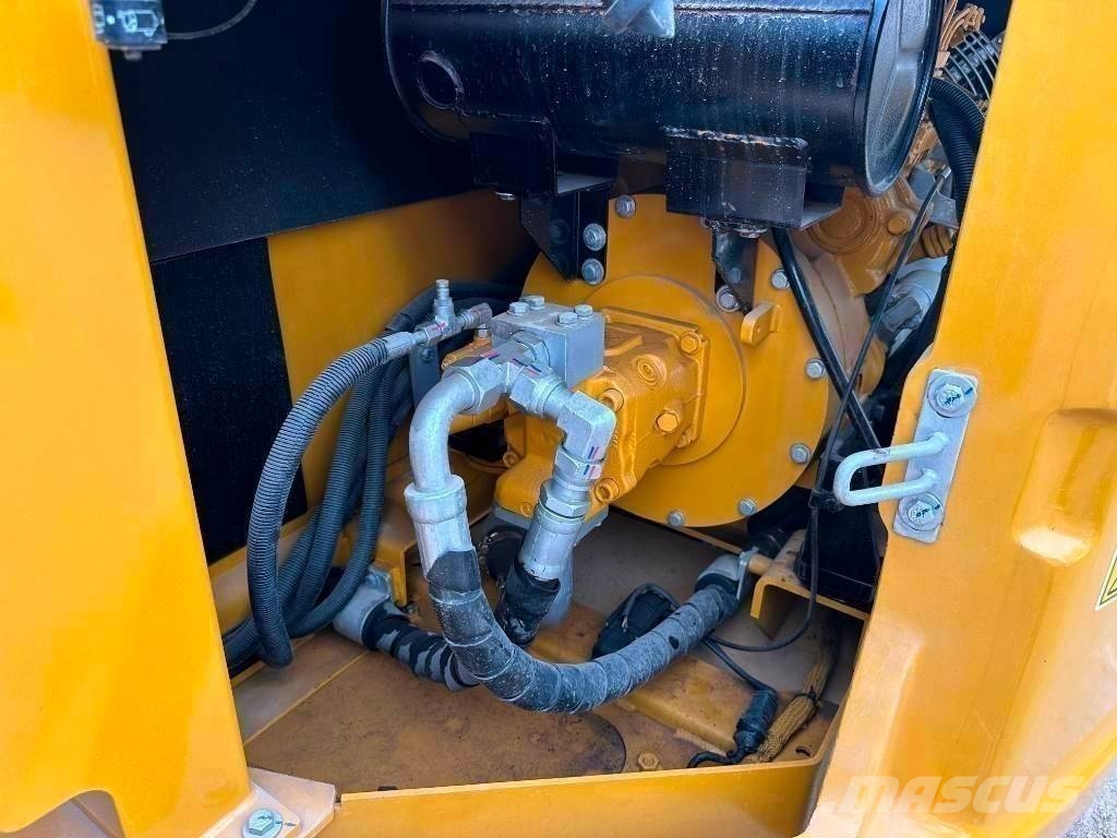 CAT 307E2 小型挖掘机
