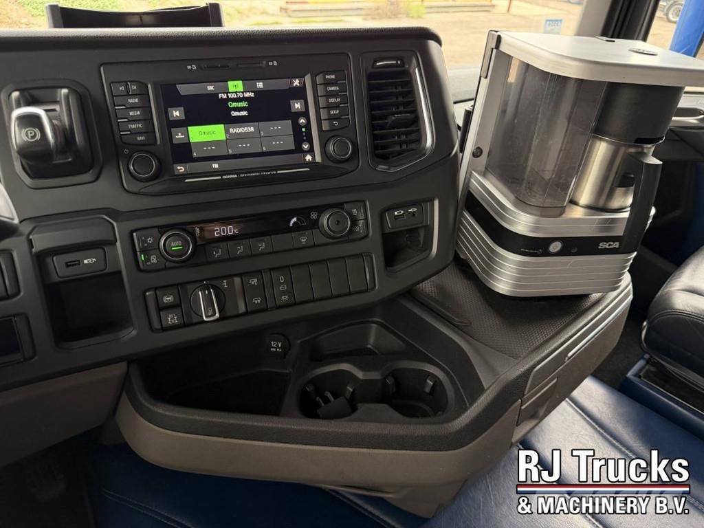 Scania R450 Topline - Retarder | Custom Interior | NightA Vlačilci
