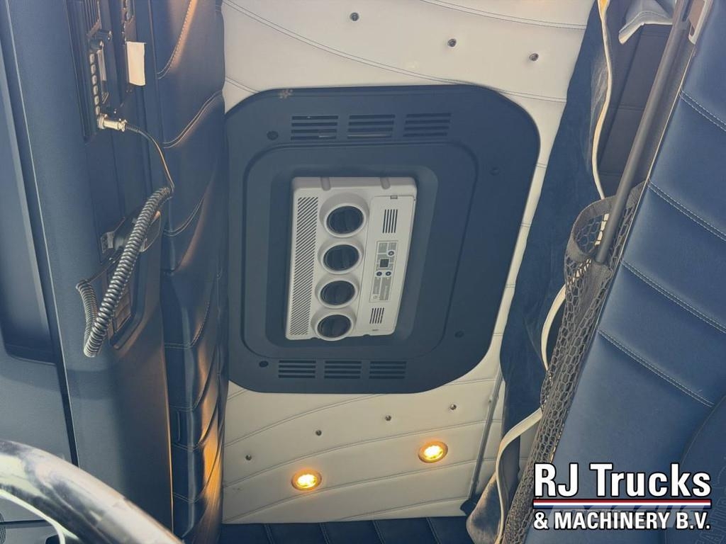 Scania R450 Topline - Retarder | Custom Interior | NightA Vlačilci