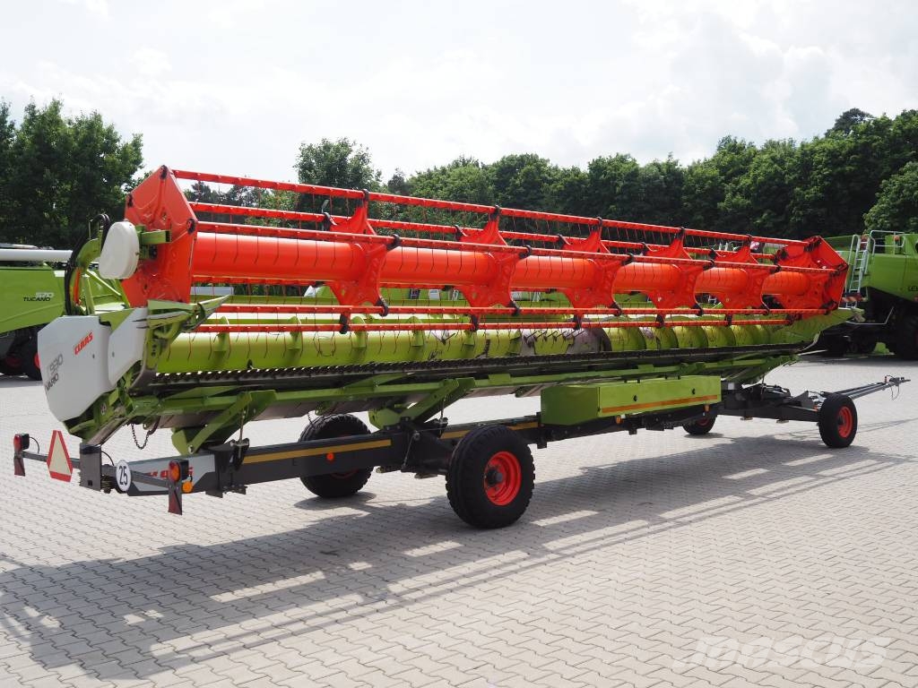 CLAAS Lexion 7500 + V930 Cosechadoras combinadas