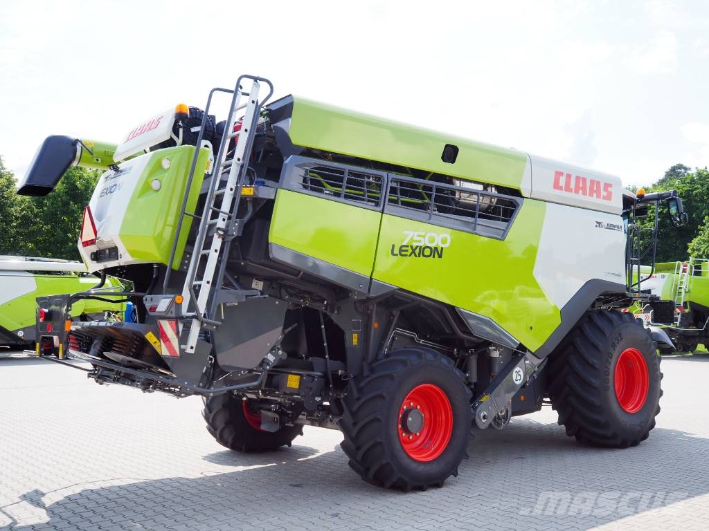 CLAAS Lexion 7500 + V930 Cosechadoras combinadas