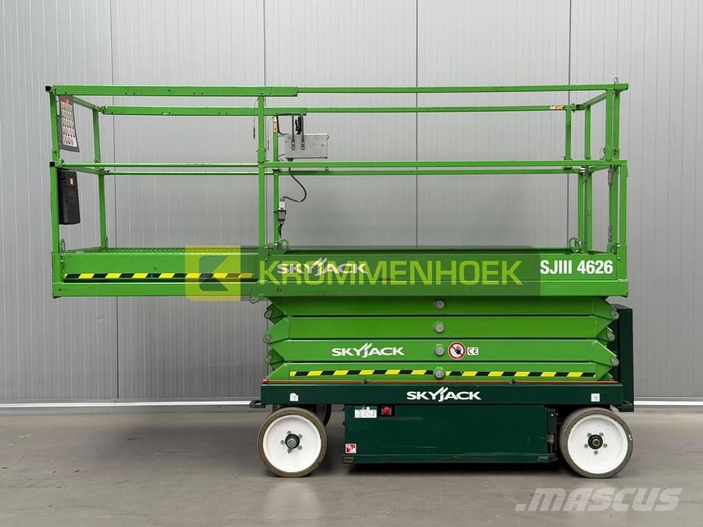SkyJack SJ III 4626 Šķerveida pacēlāji