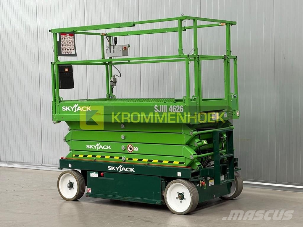 SkyJack SJ III 4626 Šķerveida pacēlāji