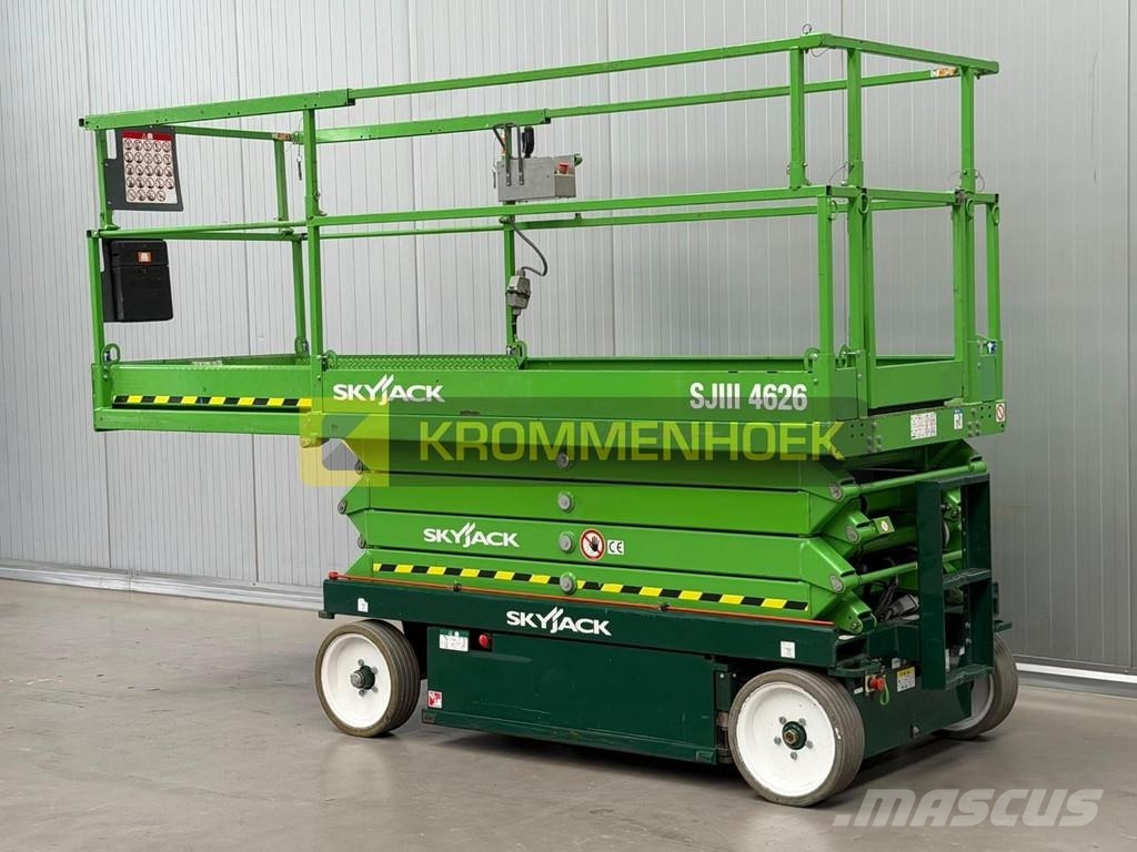 SkyJack SJ III 4626 Šķerveida pacēlāji