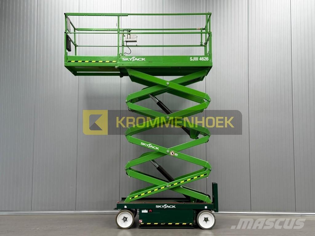 SkyJack SJ III 4626 Šķerveida pacēlāji