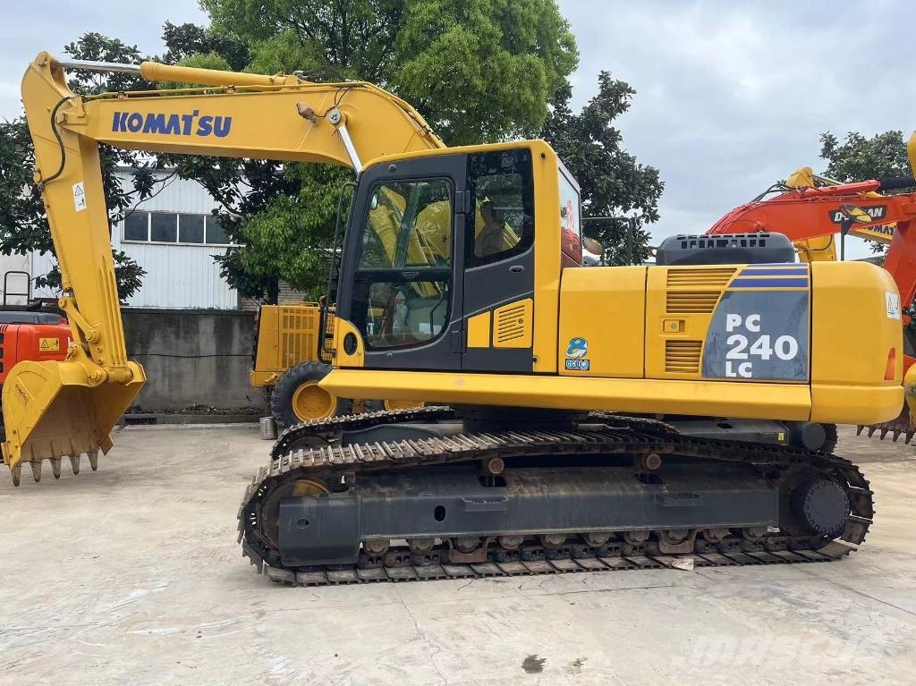 Komatsu PC 240 LC Верижен екскаватор