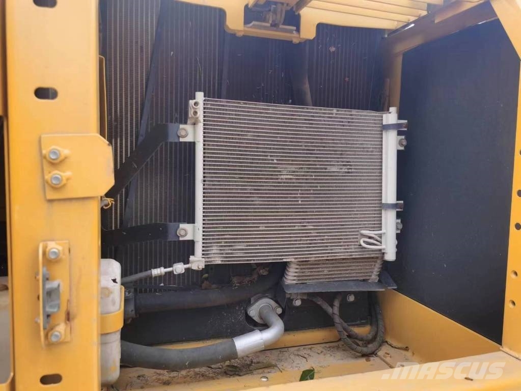 Komatsu PC 240 LC Верижен екскаватор
