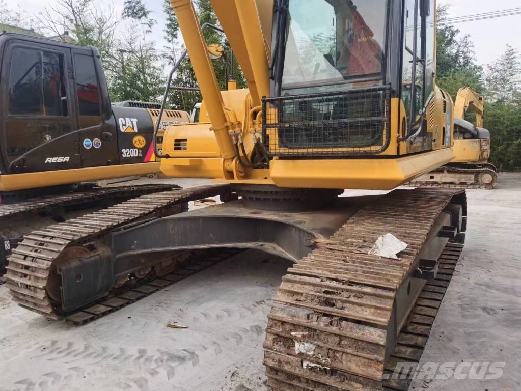 Komatsu PC 240 LC Верижен екскаватор