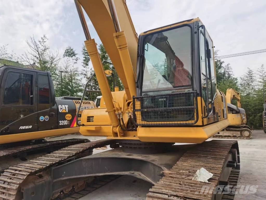 Komatsu PC 240 LC Верижен екскаватор