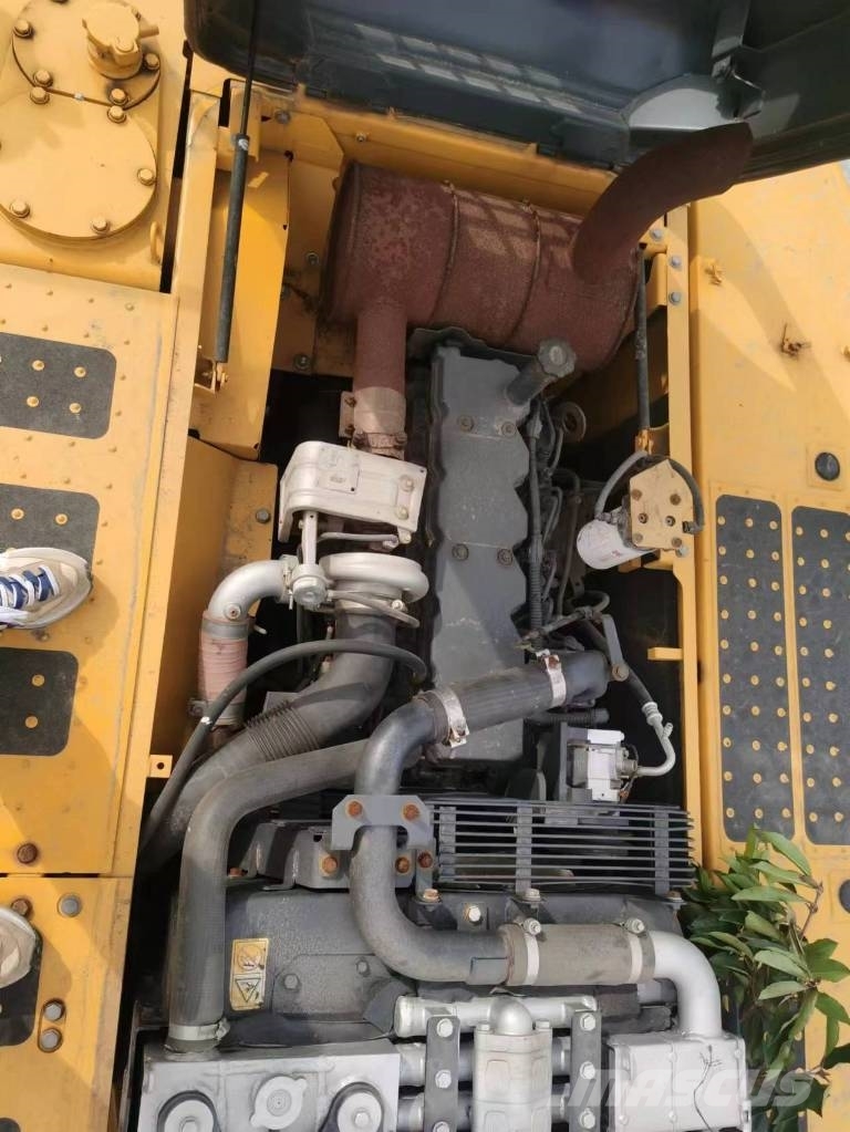 Komatsu PC 240 LC Верижен екскаватор