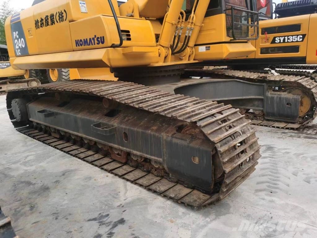 Komatsu PC 240 LC Верижен екскаватор