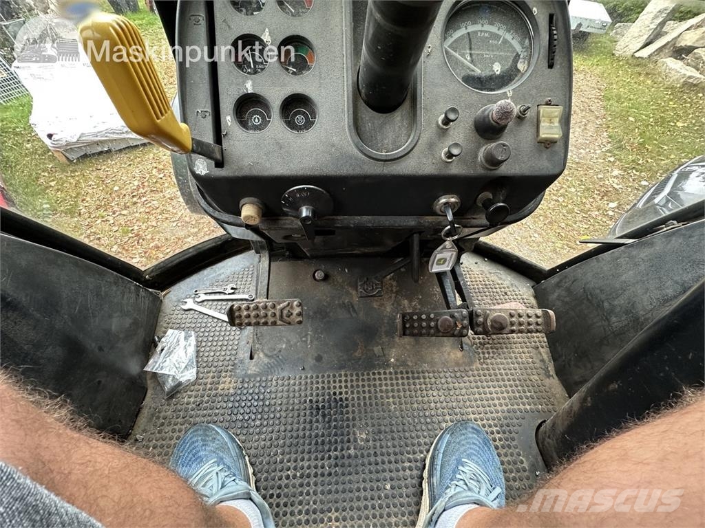 John Deere 4440 PS Hfwd Traktori