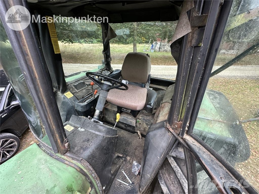 John Deere 4440 PS Hfwd Traktori