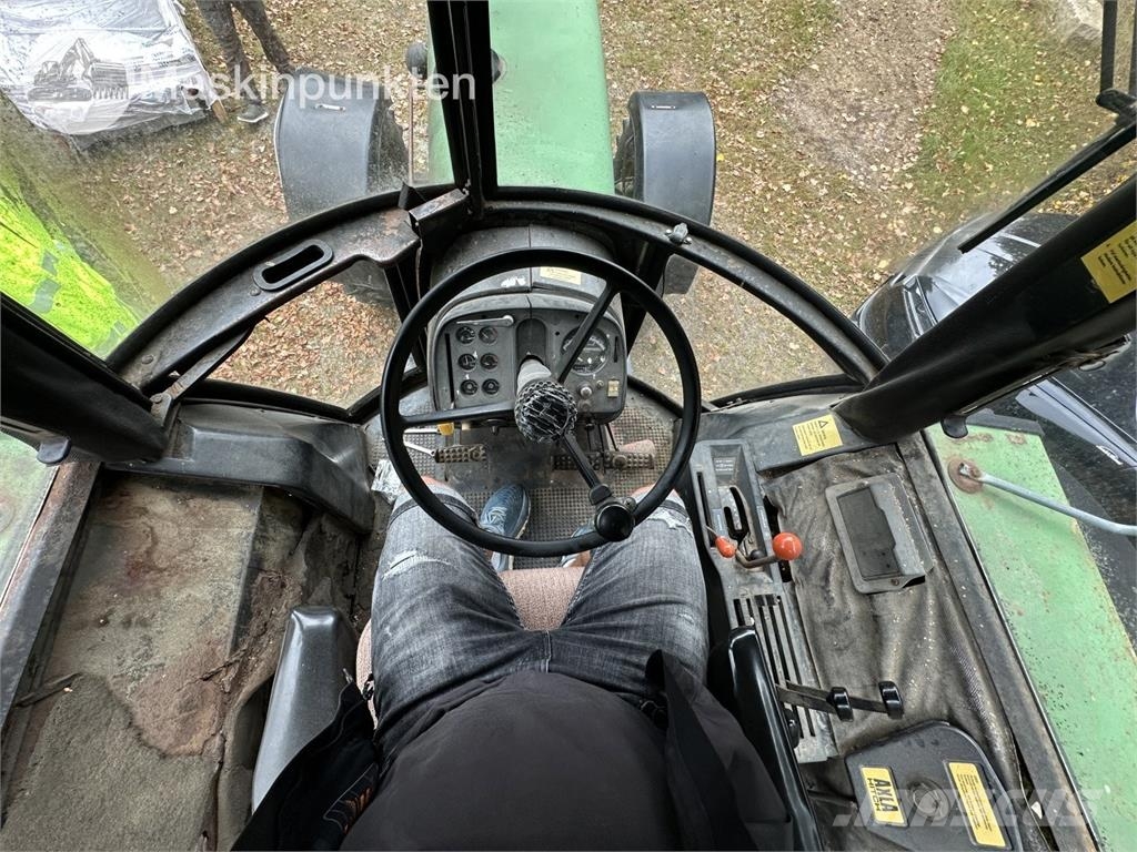 John Deere 4440 PS Hfwd Traktori
