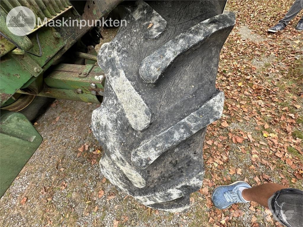 John Deere 4440 PS Hfwd Traktori