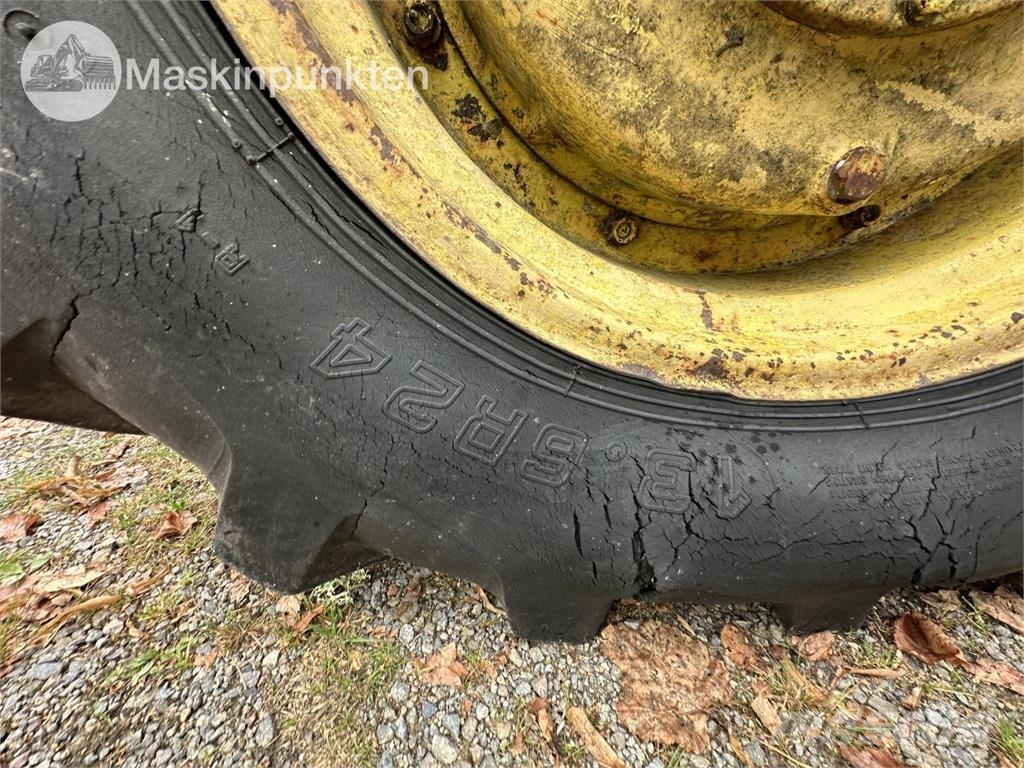 John Deere 4440 PS Hfwd Traktori