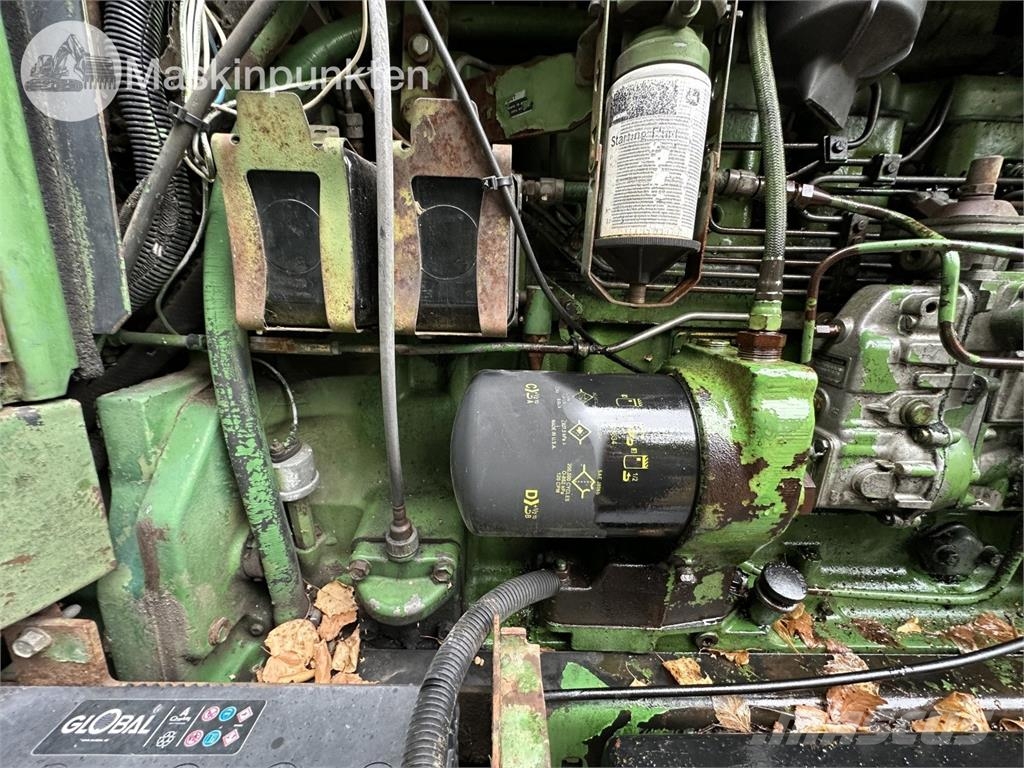John Deere 4440 PS Hfwd Traktori