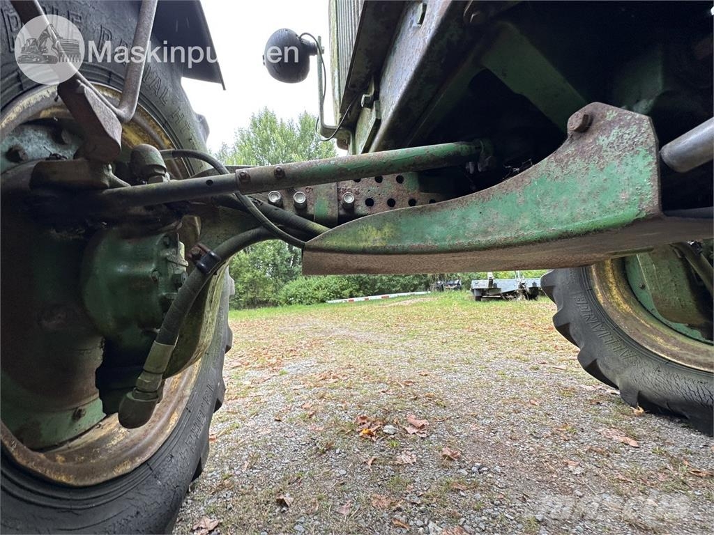 John Deere 4440 PS Hfwd Traktori