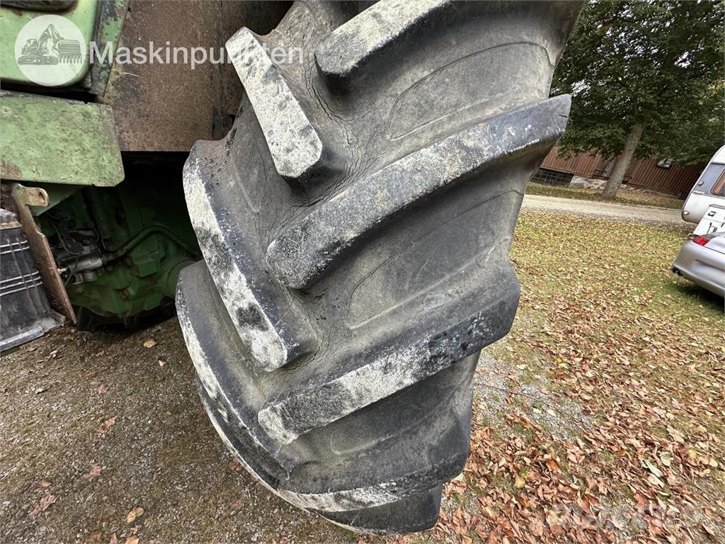 John Deere 4440 PS Hfwd Traktori