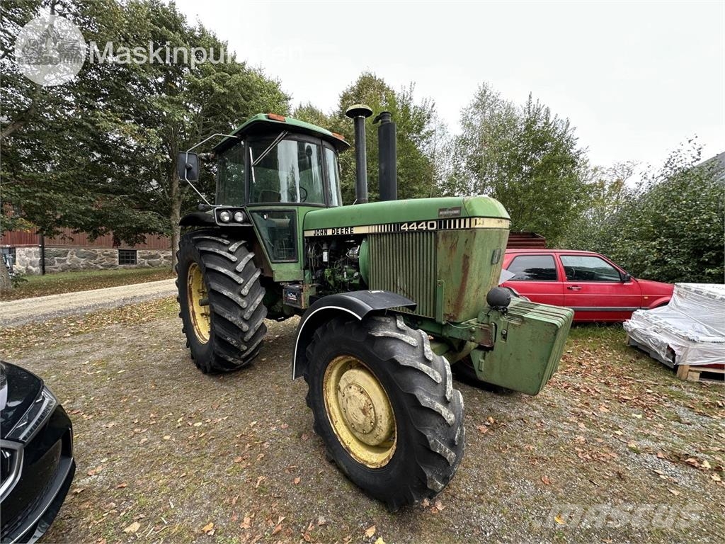 John Deere 4440 PS Hfwd Traktori