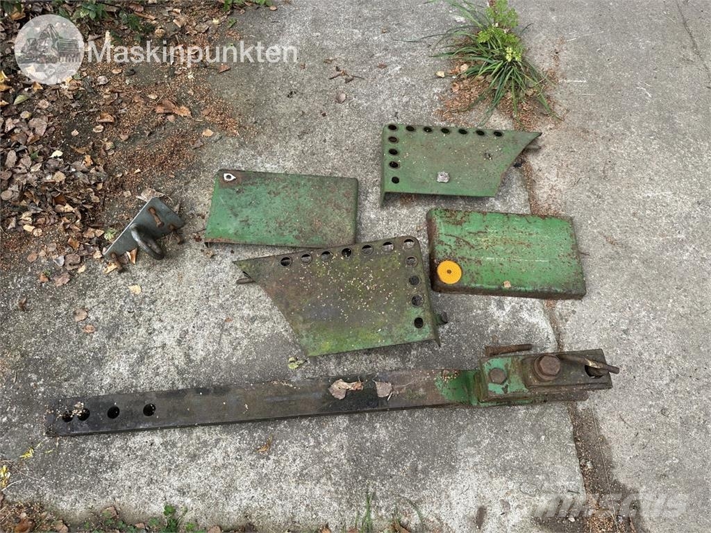 John Deere 4440 PS Hfwd Traktori