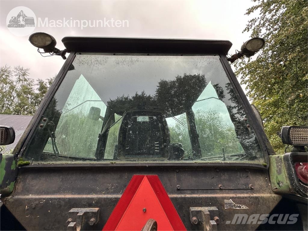 John Deere 4440 PS Hfwd Traktori