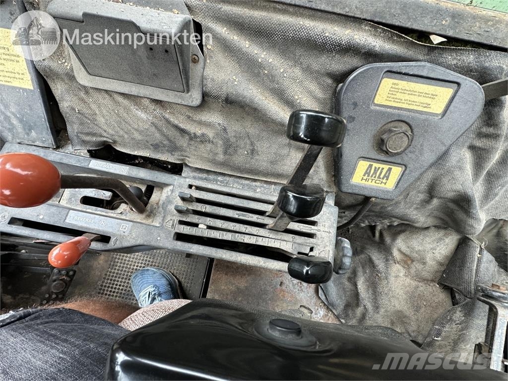 John Deere 4440 PS Hfwd Traktori