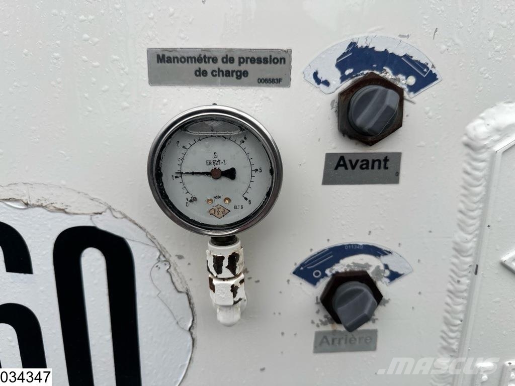 Feldbinder Silo 36.000 liter, 1 Comp Tanker semi-trailers